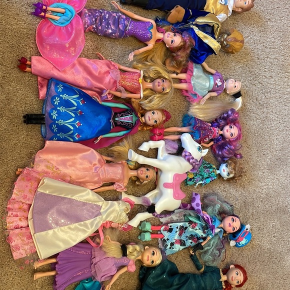 barbies - Picture 2 of 3